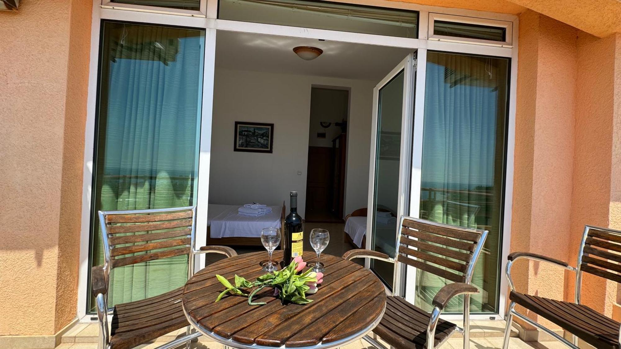 Sea La Vie Apartments Улцинь Екстер'єр фото