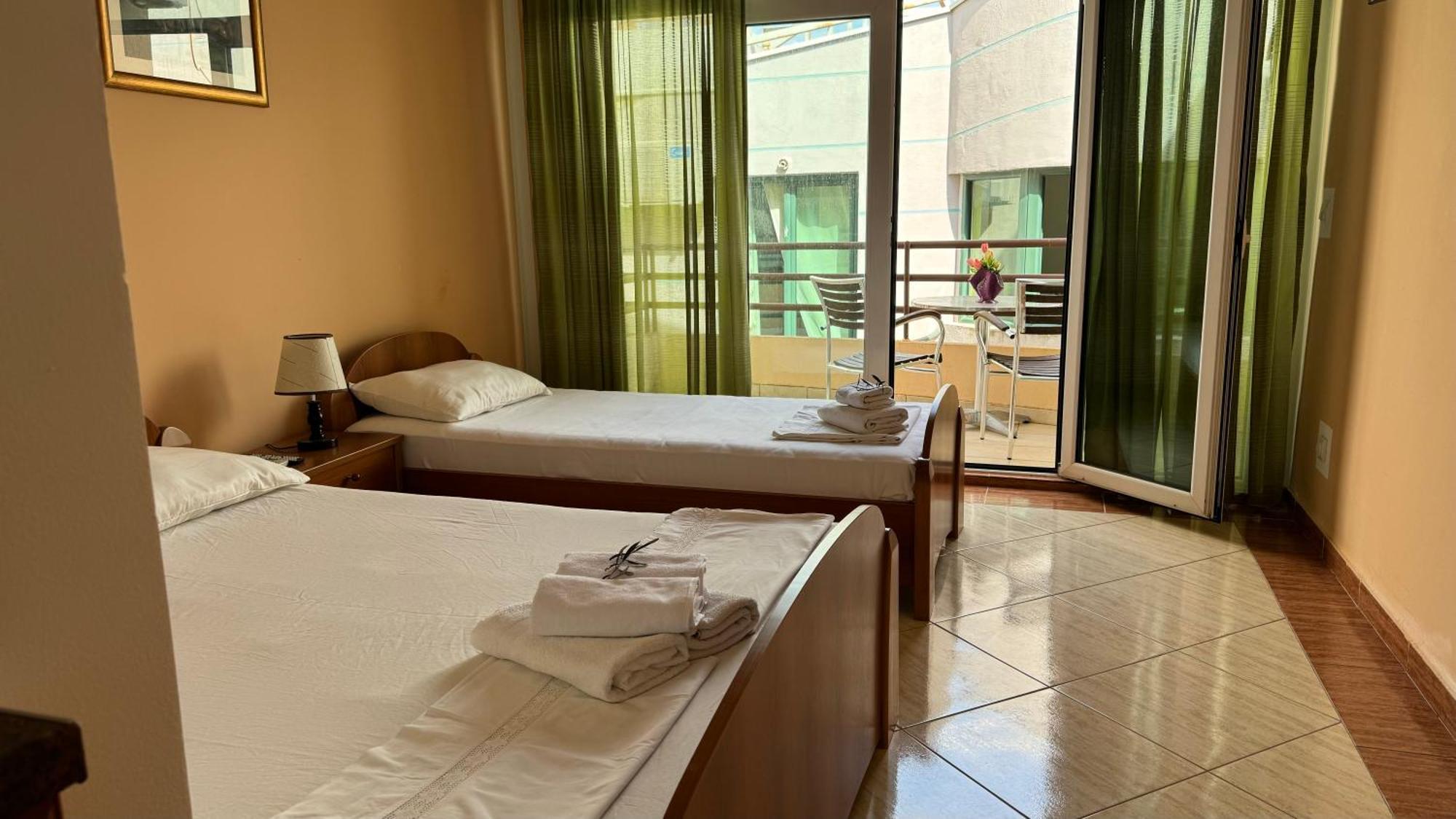 Sea La Vie Apartments Улцинь Екстер'єр фото